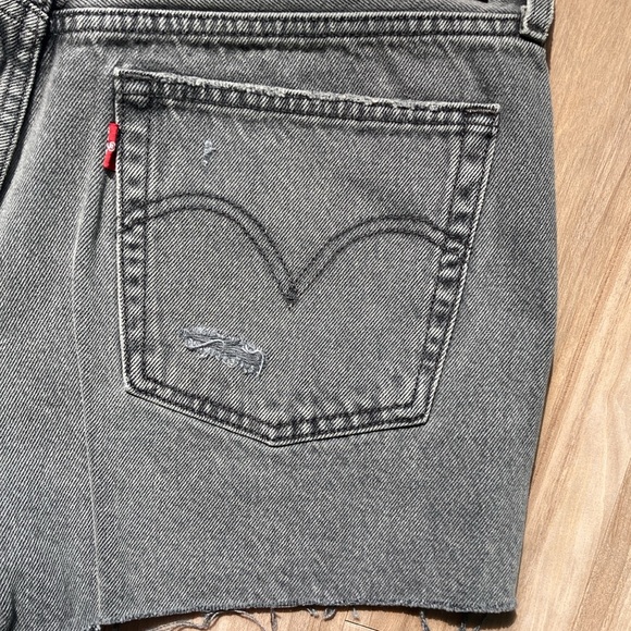 Relisted Levi’s short distressed high rise 501 jean cotton denim cutoff vibe 31 - Picture 9 of 17